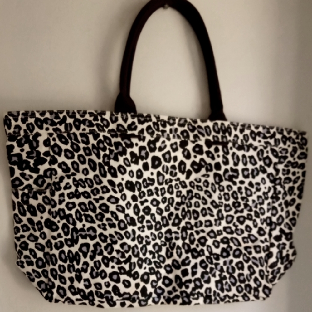 Lulu Dharma Animal Print Weekender NWOT